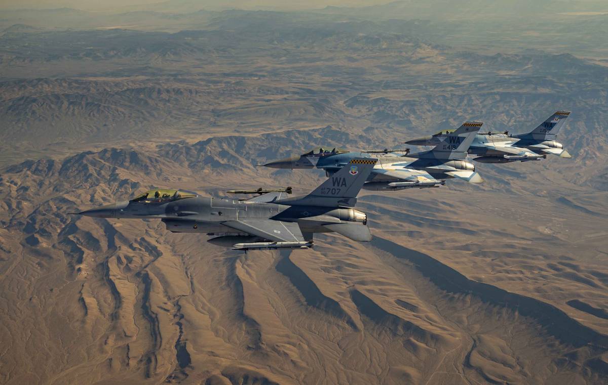 L'inseguimento con gli F-16 e lo schianto: aereo civile Usa precipita in Virginia