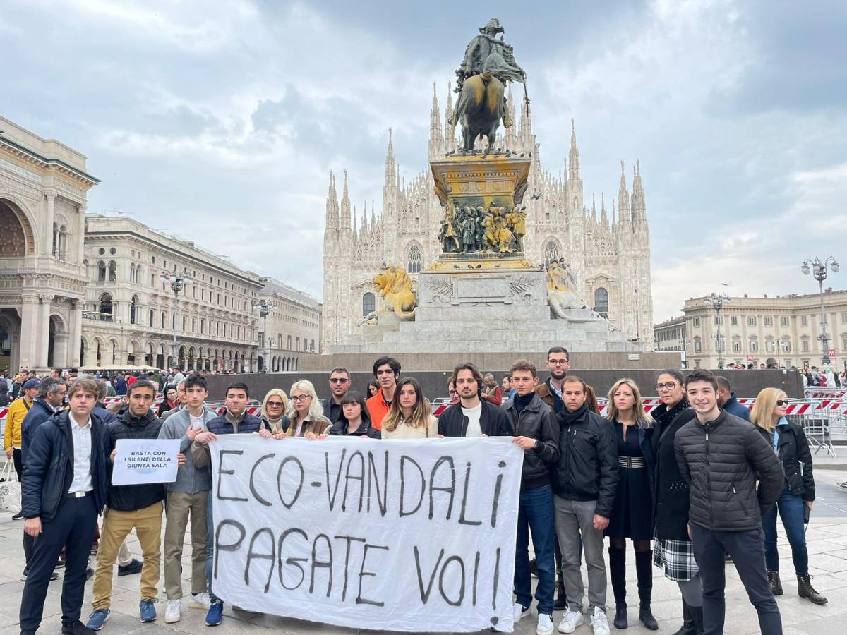 Milano, la Lega mette all'angolo Sala. "Sia parte civile contro gli eco-vandali"