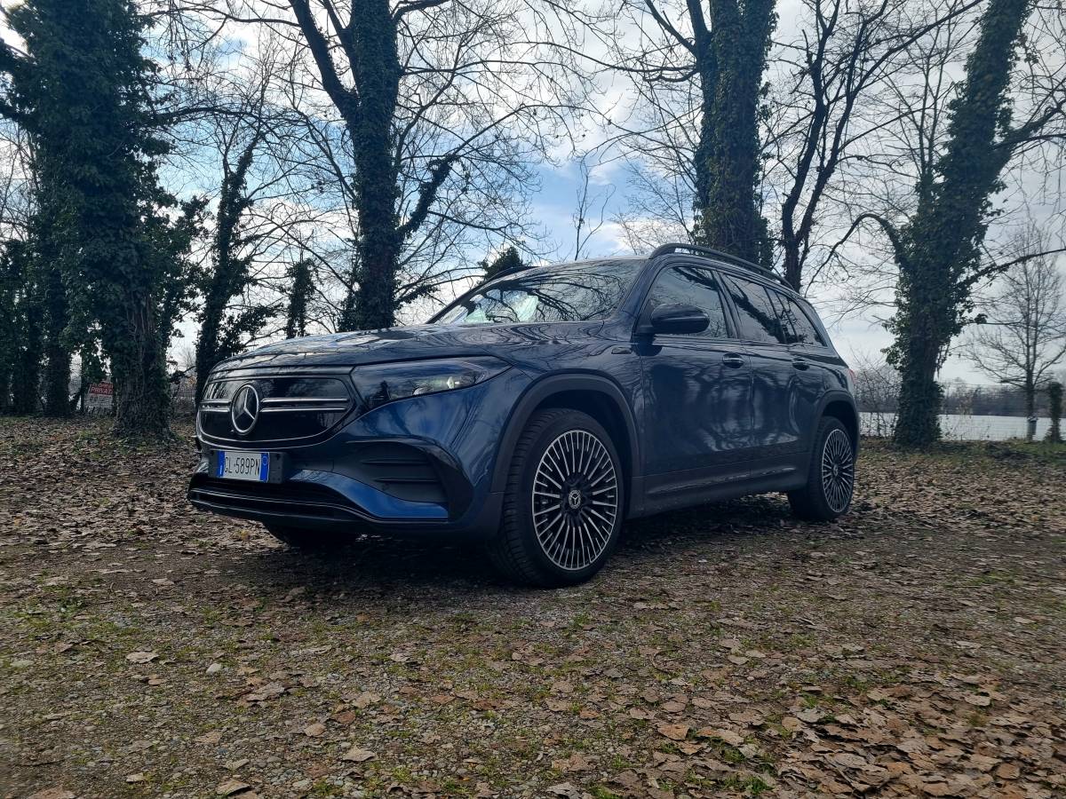 Mercedes-Benz EQB, il suv elettrico fino a sette posti, con spazio per tutta la famiglia 