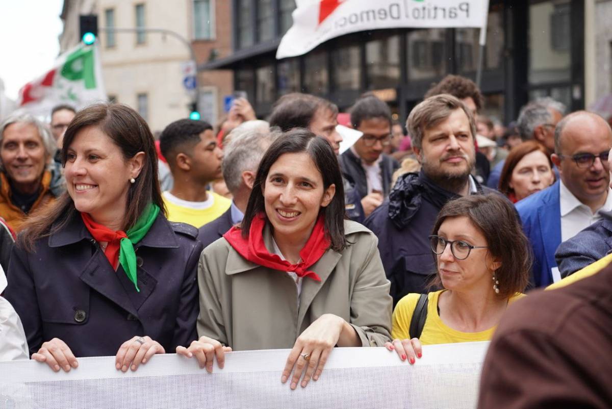 Pretendono che Giorgia si dichiari antifascista ma la Schlein balbetta sul no al comunismo