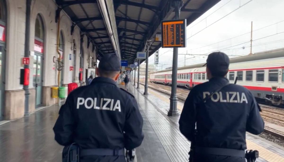 Firenze, la furia del marocchino in stazione: la rapina poi le botte agli agenti