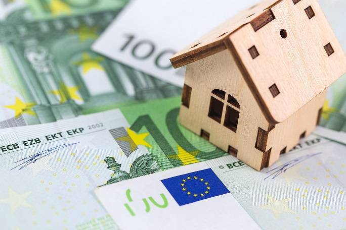 Come difendersi dall'aumento dei tassi di interesse della Bce: i mutui a tasso variabile
