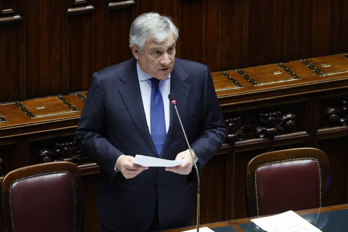 "Non è sufficiente". Tajani avverte i francesi: "Nessuno insulti l'Italia"