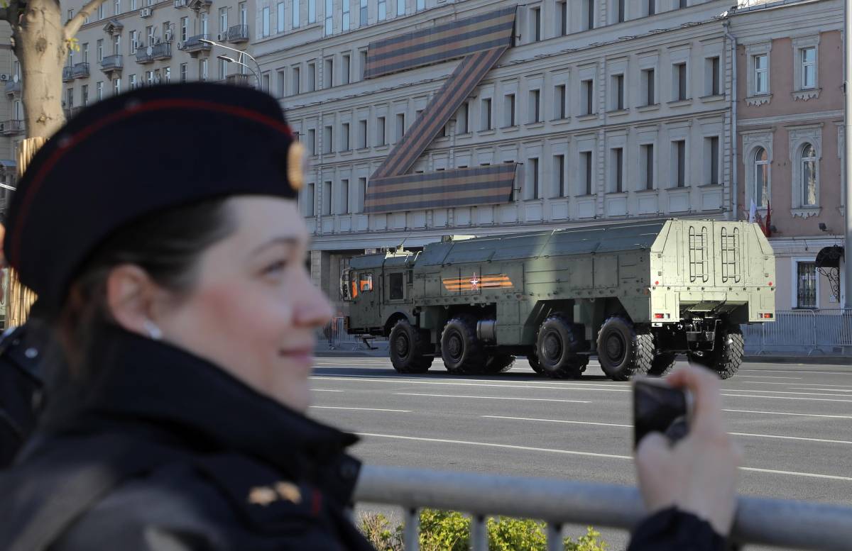 Rotte segrete e fonderie d’acciaio: così Putin aggira le sanzioni e forgia cannoni