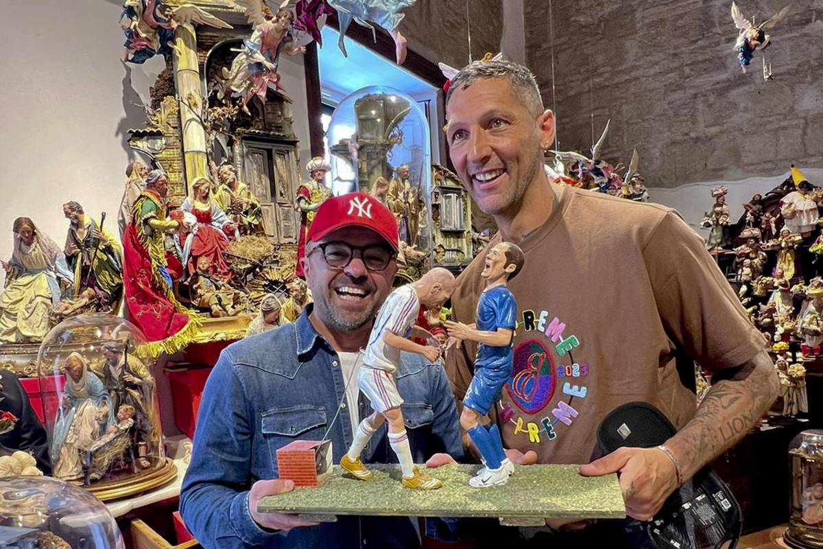 Materazzi a Napoli compra la statuetta della testata di Zidane 