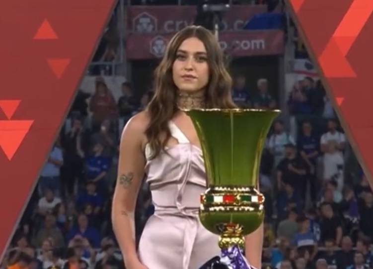 "Ha sbagliato...". Gaia Gozzi nella bufera per aver cantato l'inno alla Coppa Italia