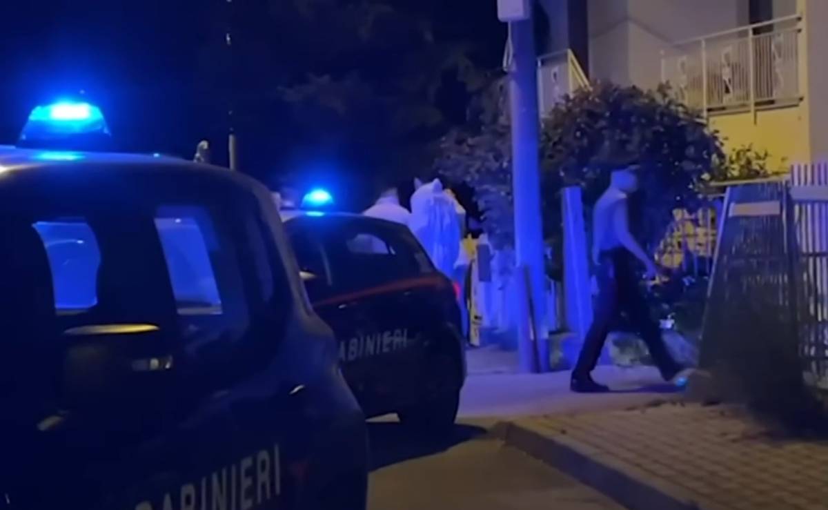 Piacenza, spari in casa, muore un 20enne. Un uomo barricato nell'abitazione