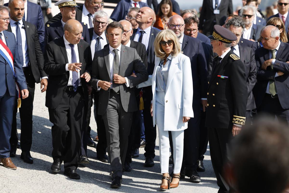 Aggredirono il nipote di Brigitte Macron: due manifestanti in carcere