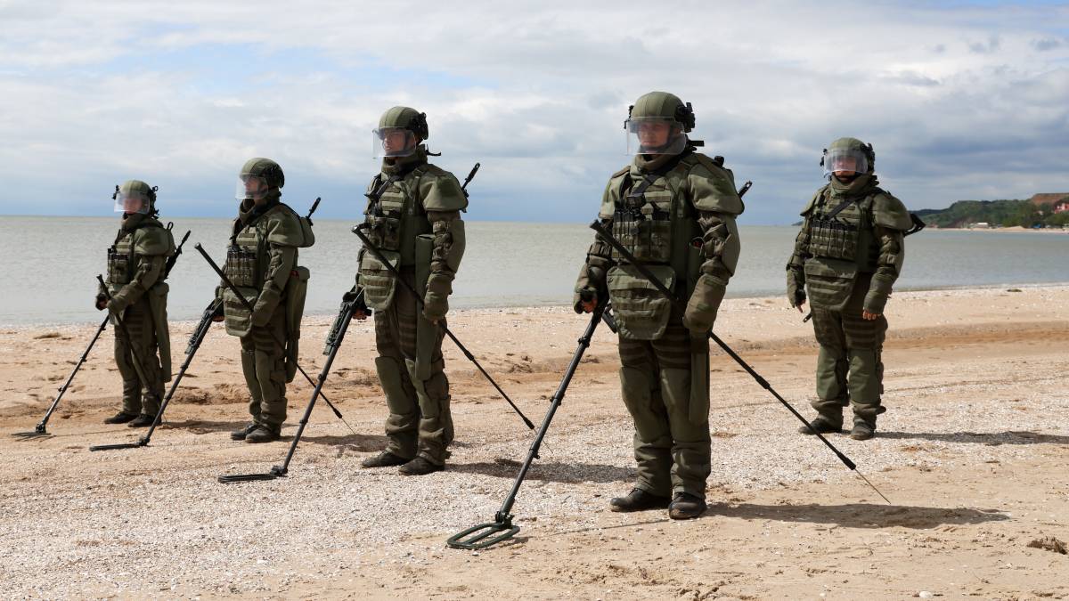 Controffensiva ucraina più lenta del previsto. "Colpa dei russi che hanno minato il territorio"