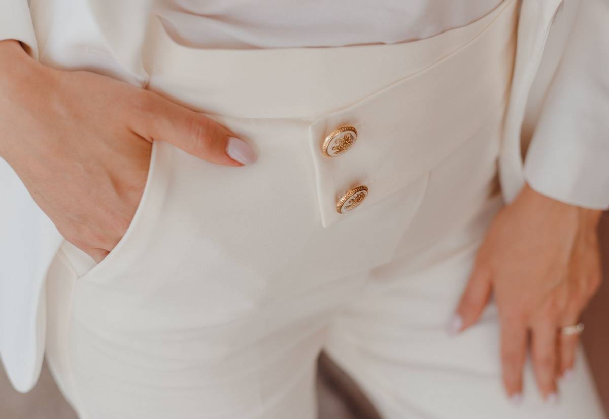 Pantaloni bianchi da donna: i migliori modelli per l'estate 2023