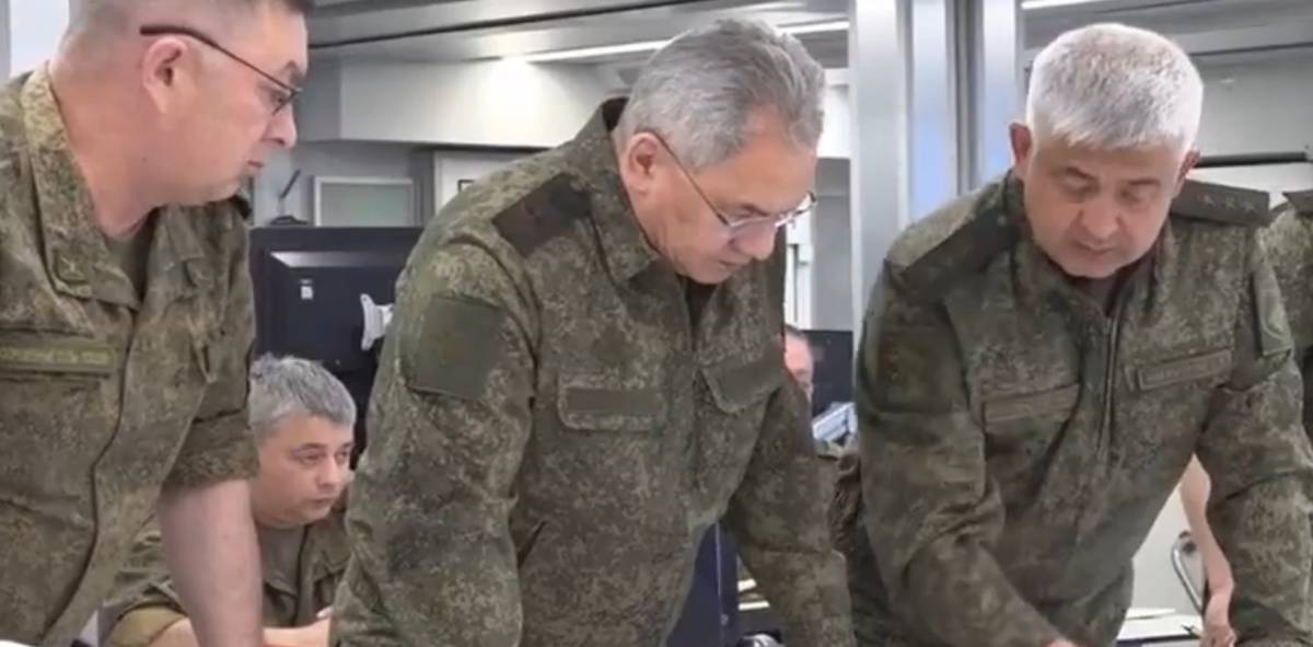 "Ha incontrato le truppe in Ucraina": Shoigu riappare in tv. I dubbi sul video