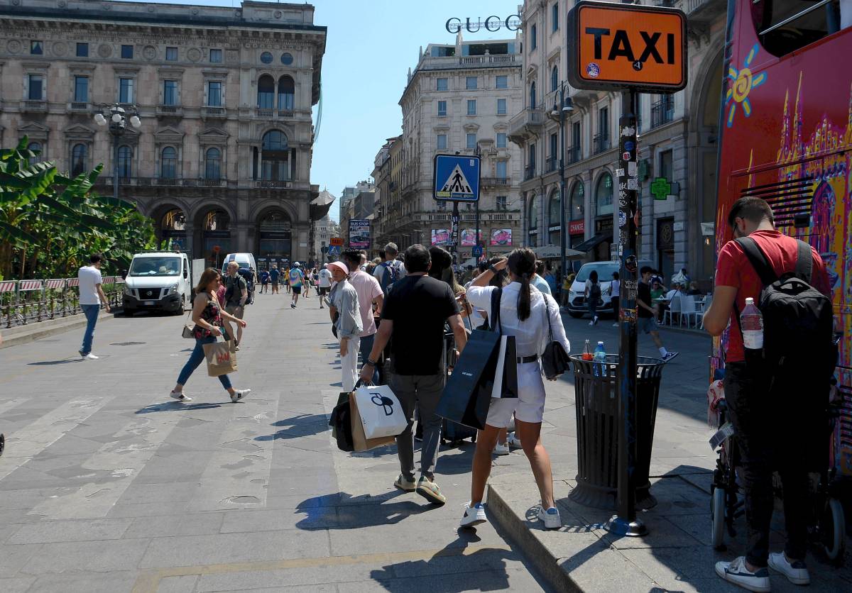 Sala: "A Milano servono almeno altre mille nuove licenze di taxi"