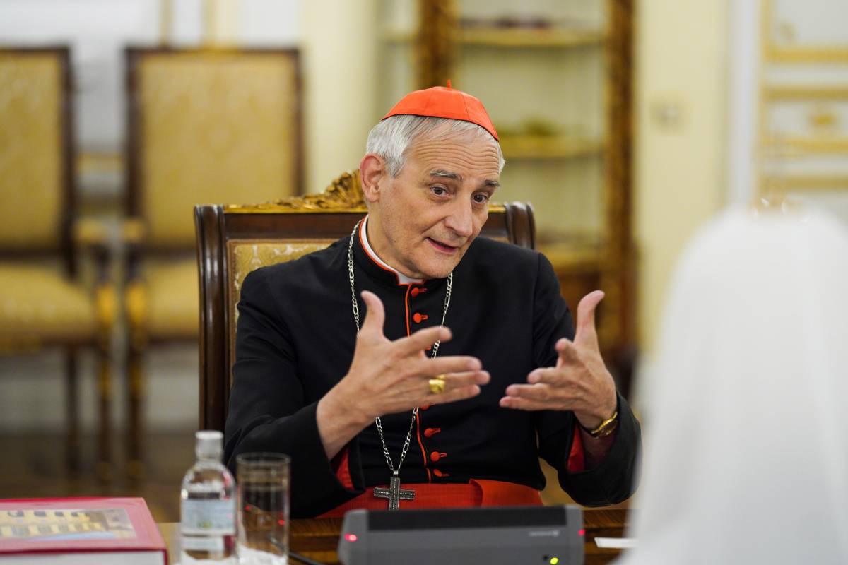 Le lettere svettanti di Zuppi: chi è il cardinale tra pacifismo e rischi della Chiesa
