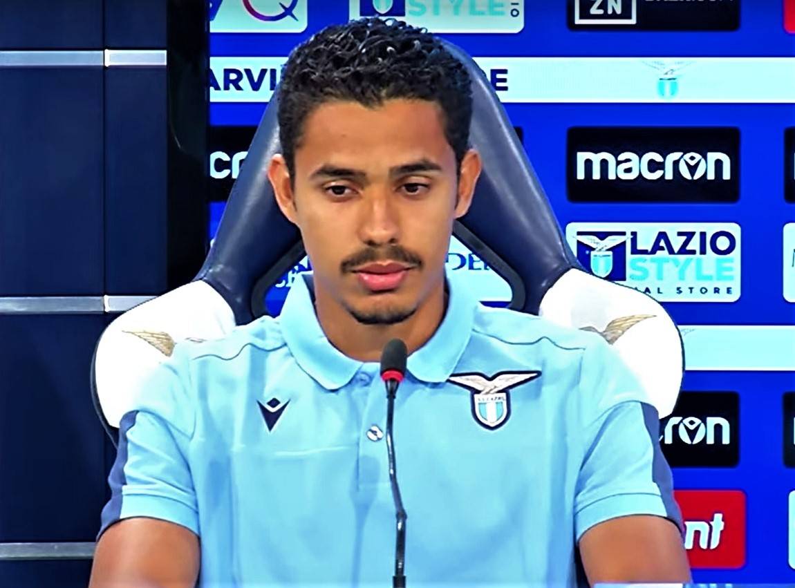 "Troppe preghiere", e il calciatore viene scaricato e torna alla Lazio