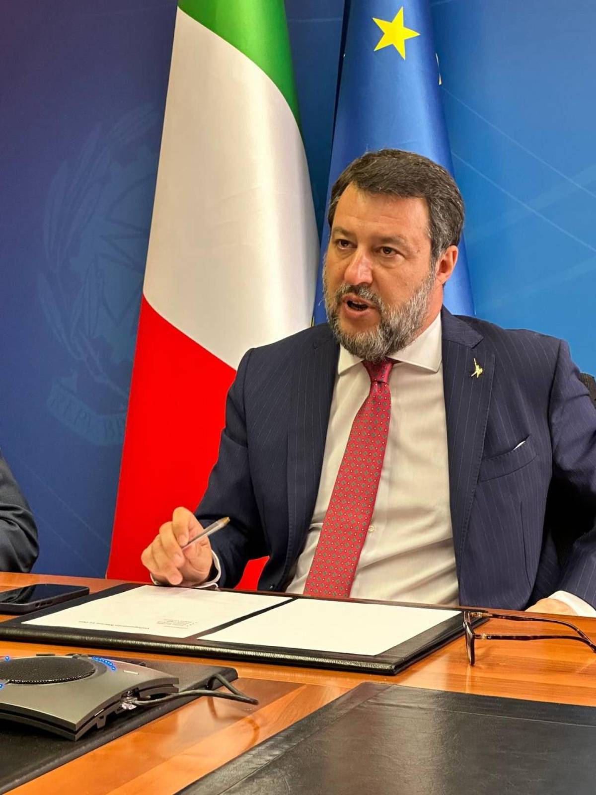 La fuga di notizie sulle attività della Lega di Salvini. Dossier ai giornali e solo dopo ai Pm