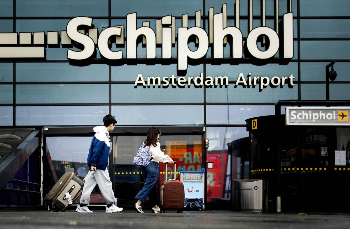 Il maltempo si abbatte su Amsterdam: cancellati 300 voli a Schiphol