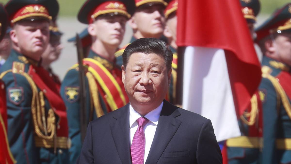 "Preparano l'esercito alla guerra": l'inquietante rivelazione dietro le purghe di Xi