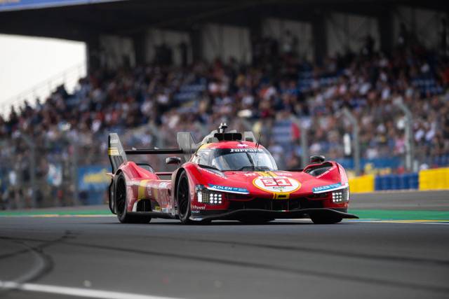 Sul circuito di Monza rombano i motori delle hypercar: sei Ferrari in gara