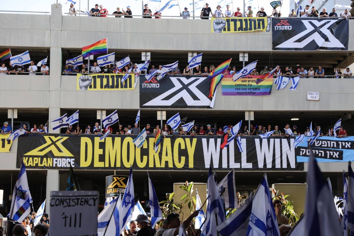 La giustizia spacca Israele. C'è il primo sì alla riforma. E in piazza è "resistenza"