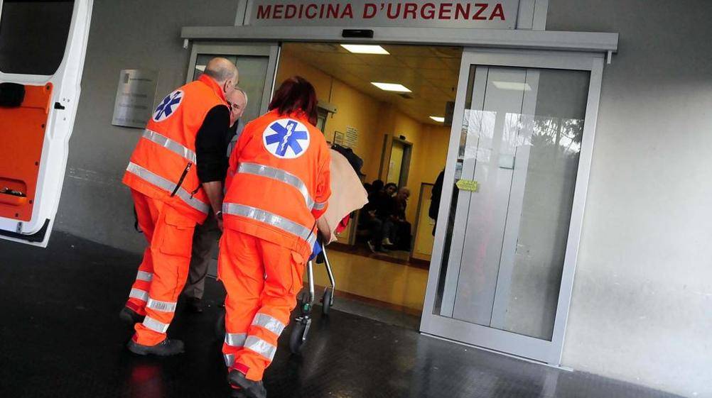 In moto travolge 73enne sulle strisce e lo uccide