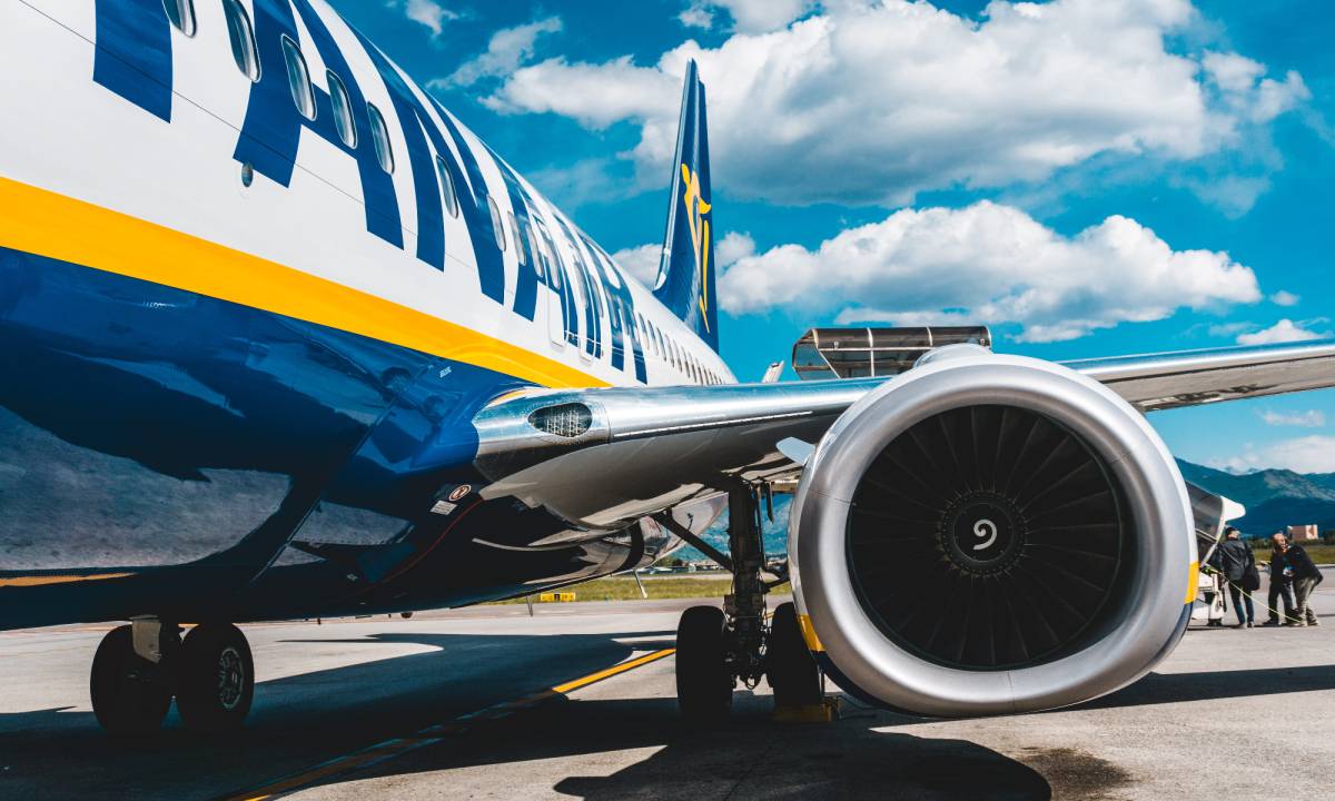 Aereo Ryanair fermo in pista. Scattano le procedure d'emergenza a Catania