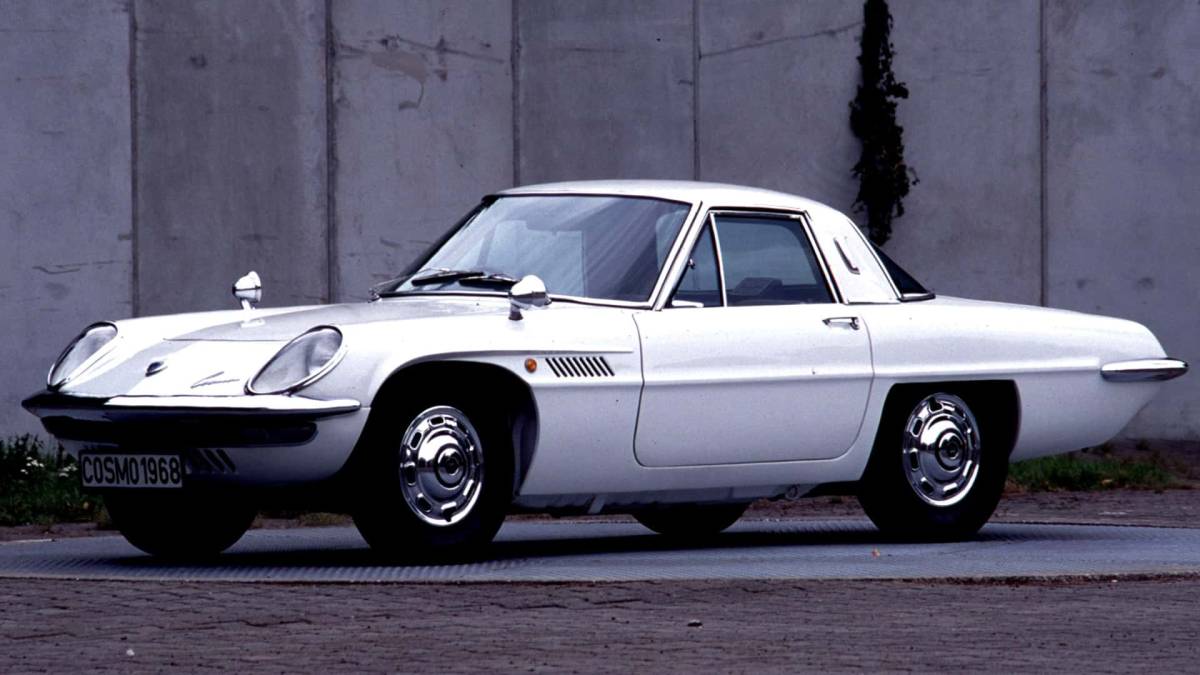 Mazda Cosmo Sport, l’elegante sportiva che sposa il primo motore Wankel