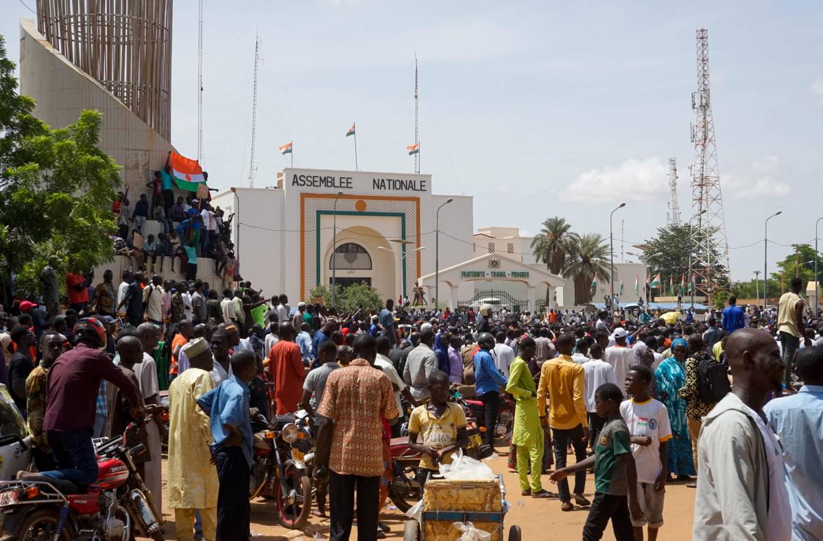 "Un volo speciale per gli italiani in Niger": la mossa del governo 