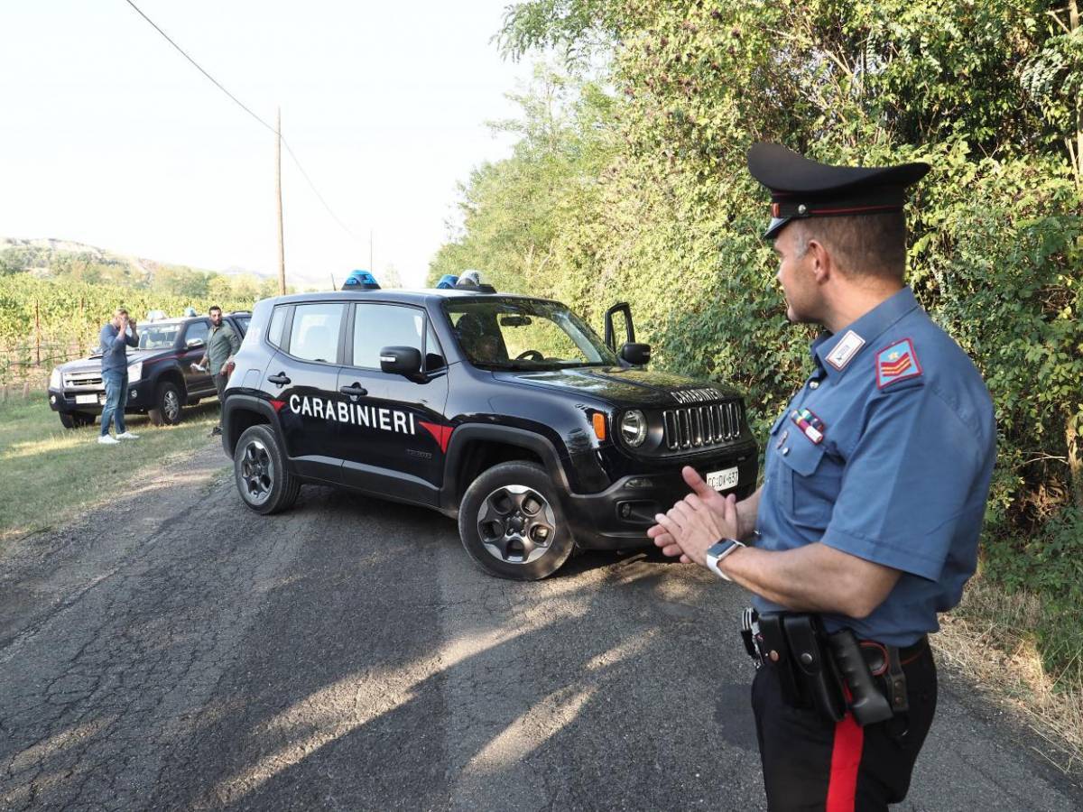 Botte e minacce ai carabinieri: la follia dello straniero esperto di capoeira