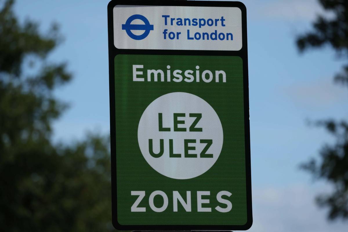 Londra, estesa la super tassa per i veicoli più inquinanti