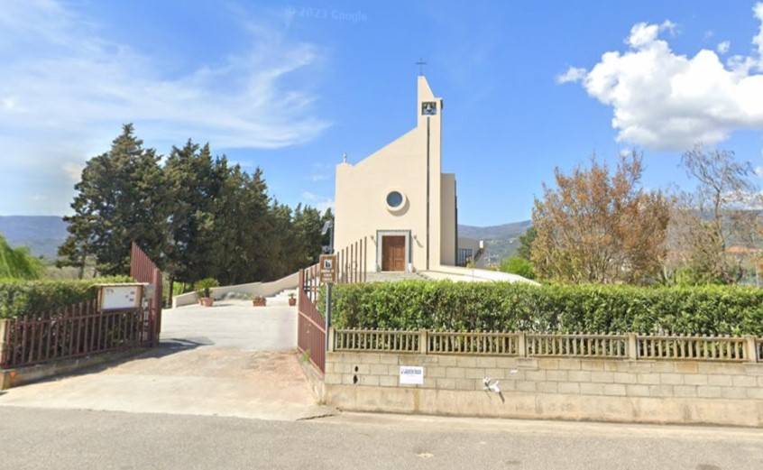 Ruba in chiesa la reliquia di San Francesco: 50enne finisce in manette a Lamezia Terme