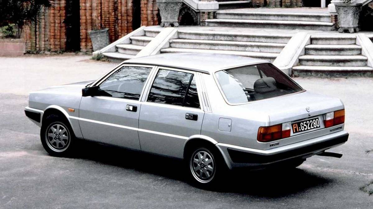 Lancia Prisma, classe innata a tre volumi