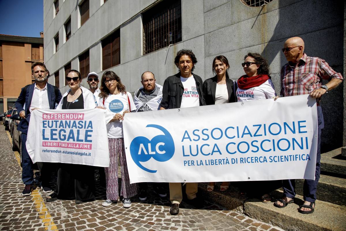 Suicidio assistito, nuovi paletti. "No all'iniezione fatta da terzi"