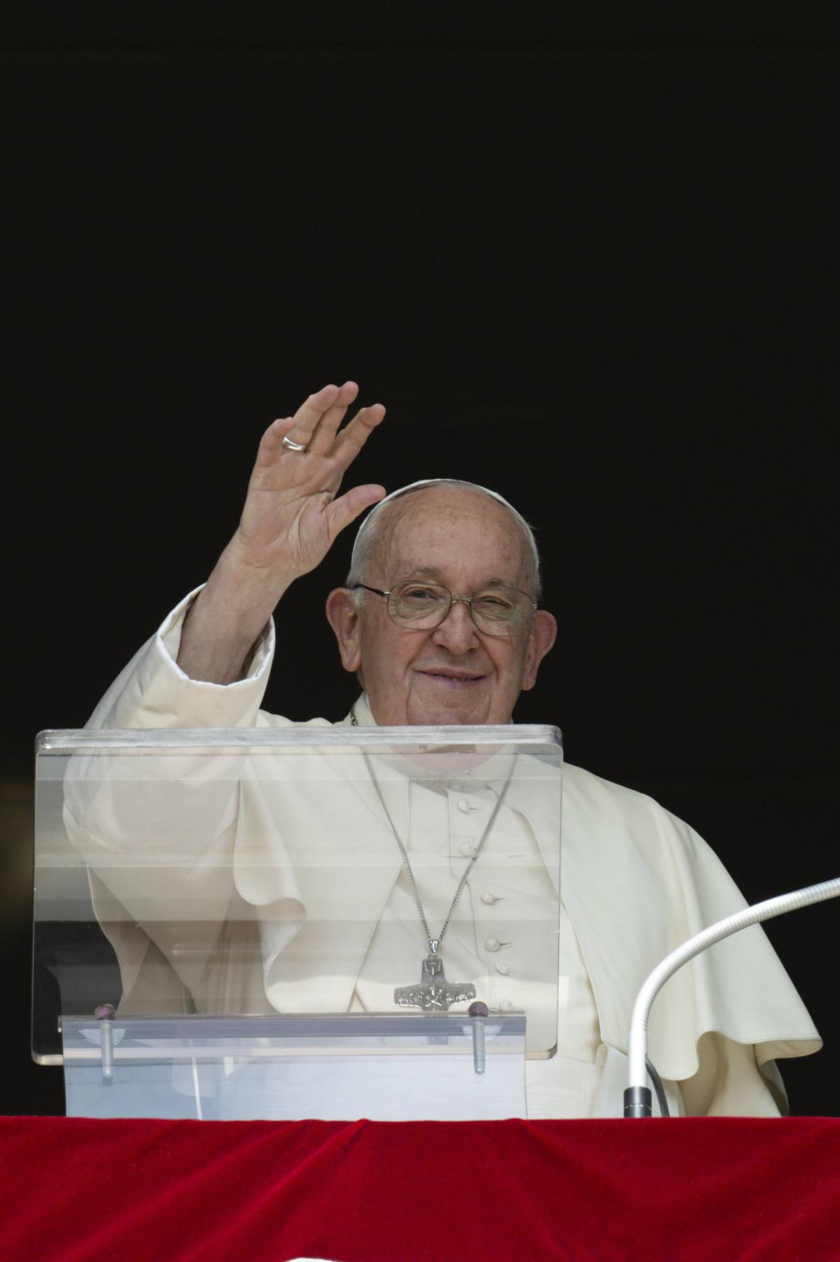 Il Papa: "Sì alla comunione ai risposati"
