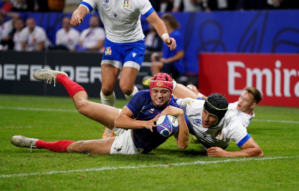 Rugby, Italia travolta 60-7 dalla Francia
