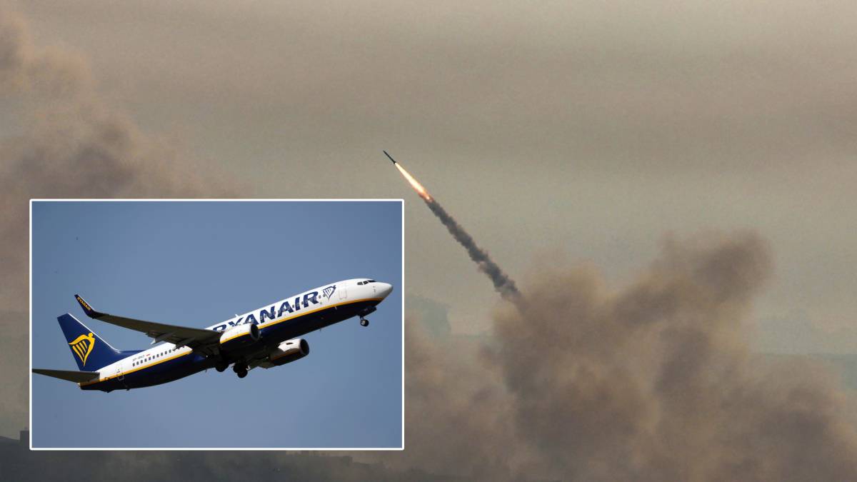 Paura sul volo Ryanair in Israele sfiorato dal razzo di Hamas: cos'è successo
