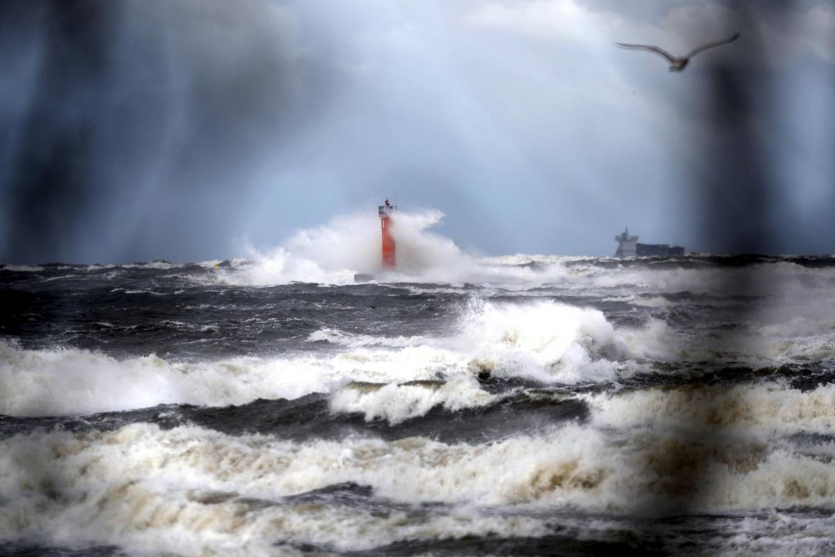 Meteo, il vero autunno debutta con un ciclone: cosa accadrà sull’Italia