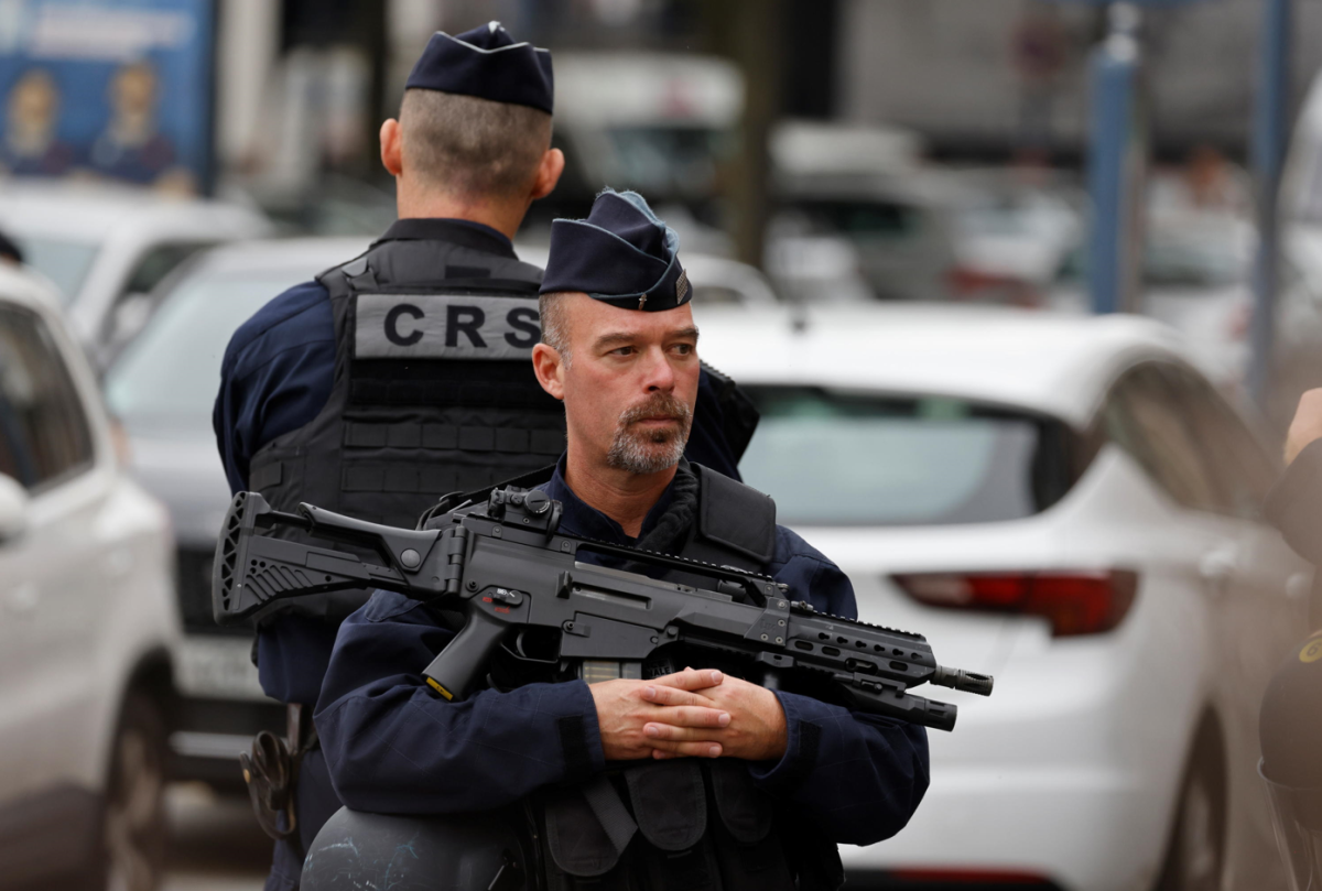 Stretta di Parigi: frontiere blindate e Louvre chiuso per motivi di sicurezza