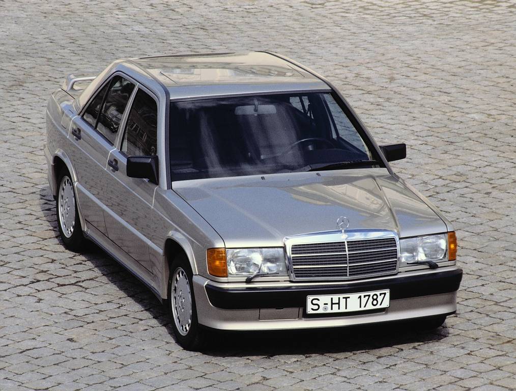 Mercedes-Benz 190E 2.3-16, tra record e imprese sportive