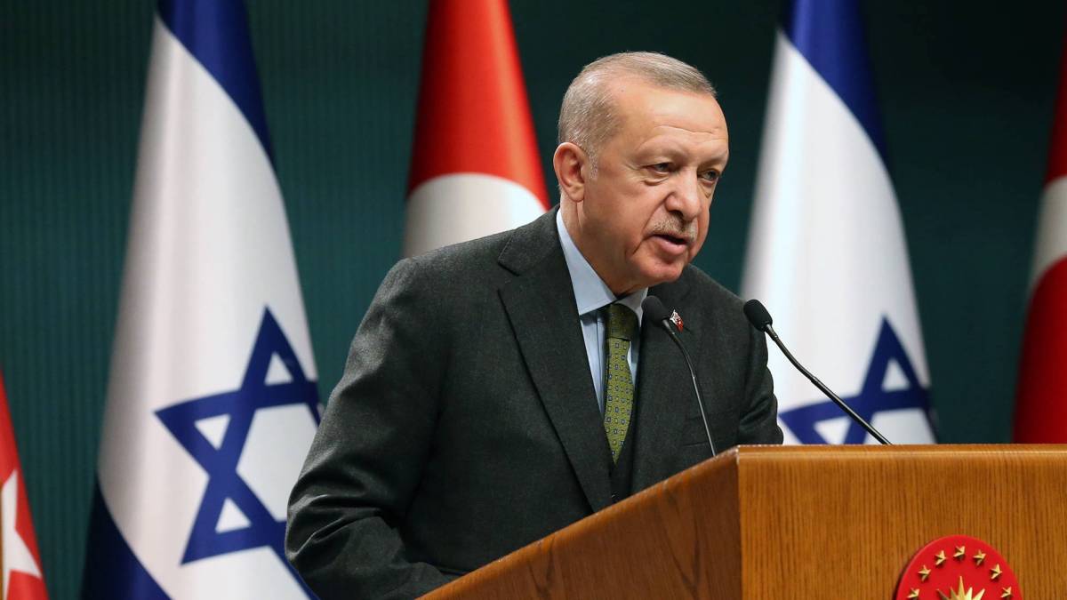 L'ultimo delirio di Erdogan: "Netanyahu? Uguale a Hitler"