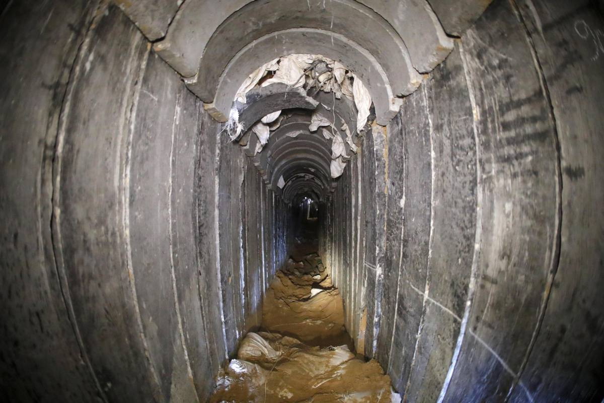 Tunnel di Hamas allagati e "soldati" K9: il piano di Israele per espugnare Gaza