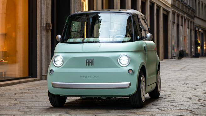 Fiat Topolino all’Eicma, il quadriciclo votato alla mobilità sostenibile, alla felicità e alla Dolce Vita
