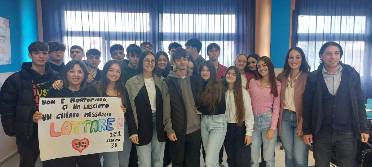 L'incontro della testimone Beatrice Federico con gli studenti di Arzano, in provincia di Napoli