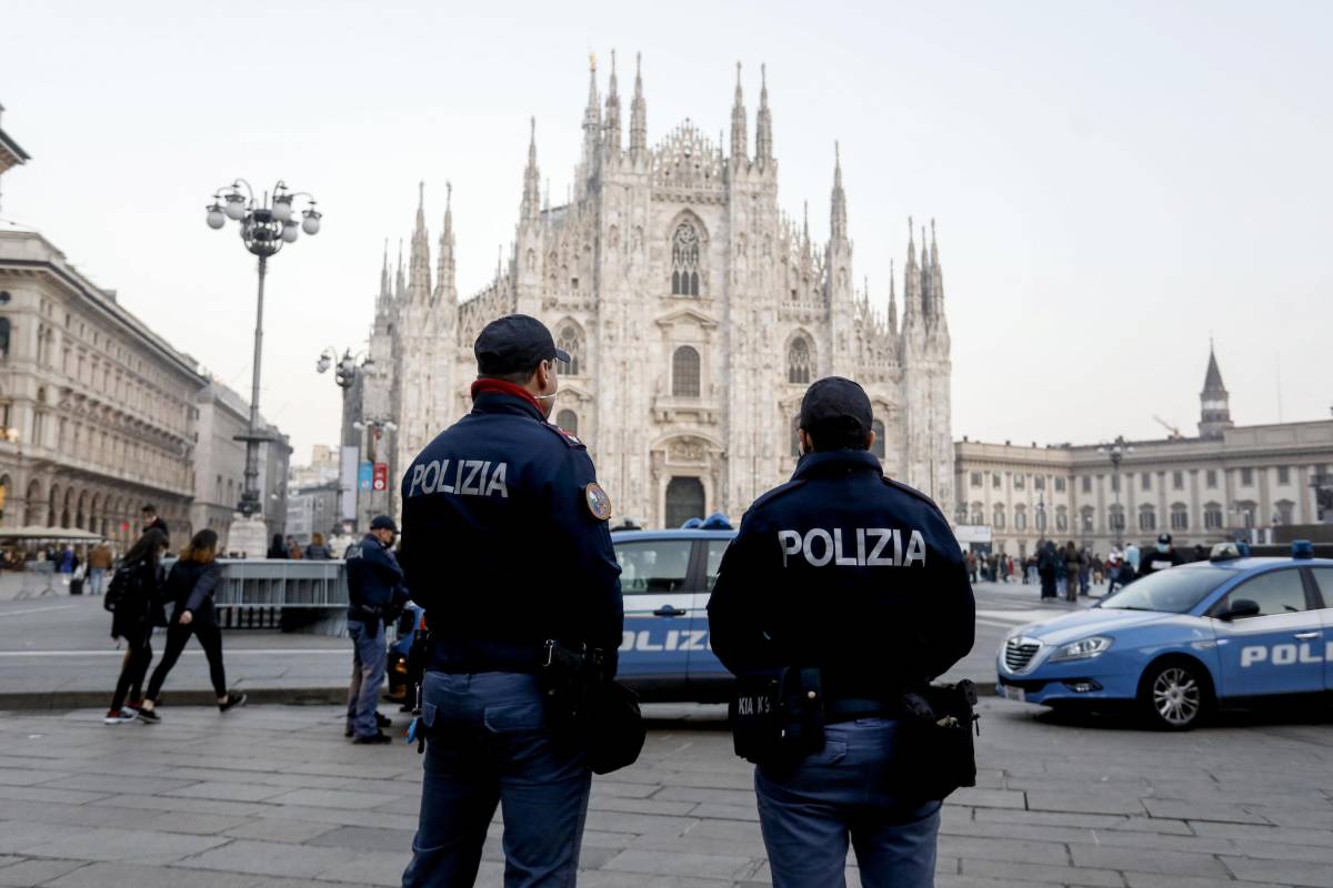 Milano: scippato orologio da 8mila euro. Arrestato romeno amico delle borseggiatrici rom