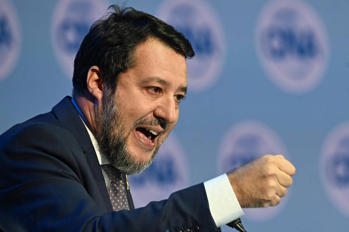Salvini "precetta" Landini, lunedì sciopero di 4 ore