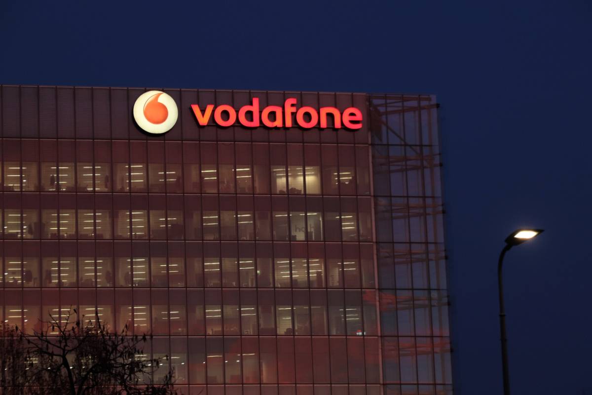Vodafone Italia al crocevia per rimediare agli errori Ue