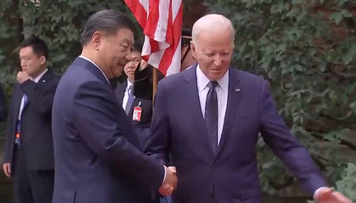 Il faccia a faccia Biden-Xi: "Rivalità non sfoci in conflitto"