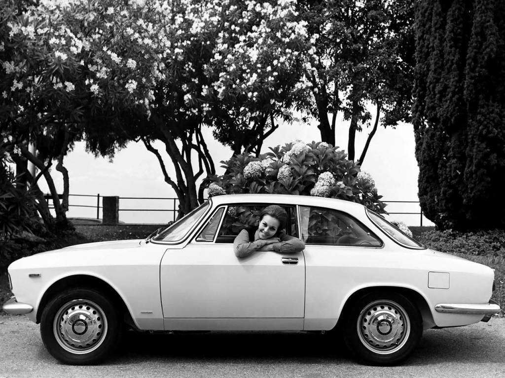 Alfa Romeo Giulia Sprint GT, i primi 60 anni di un'icona