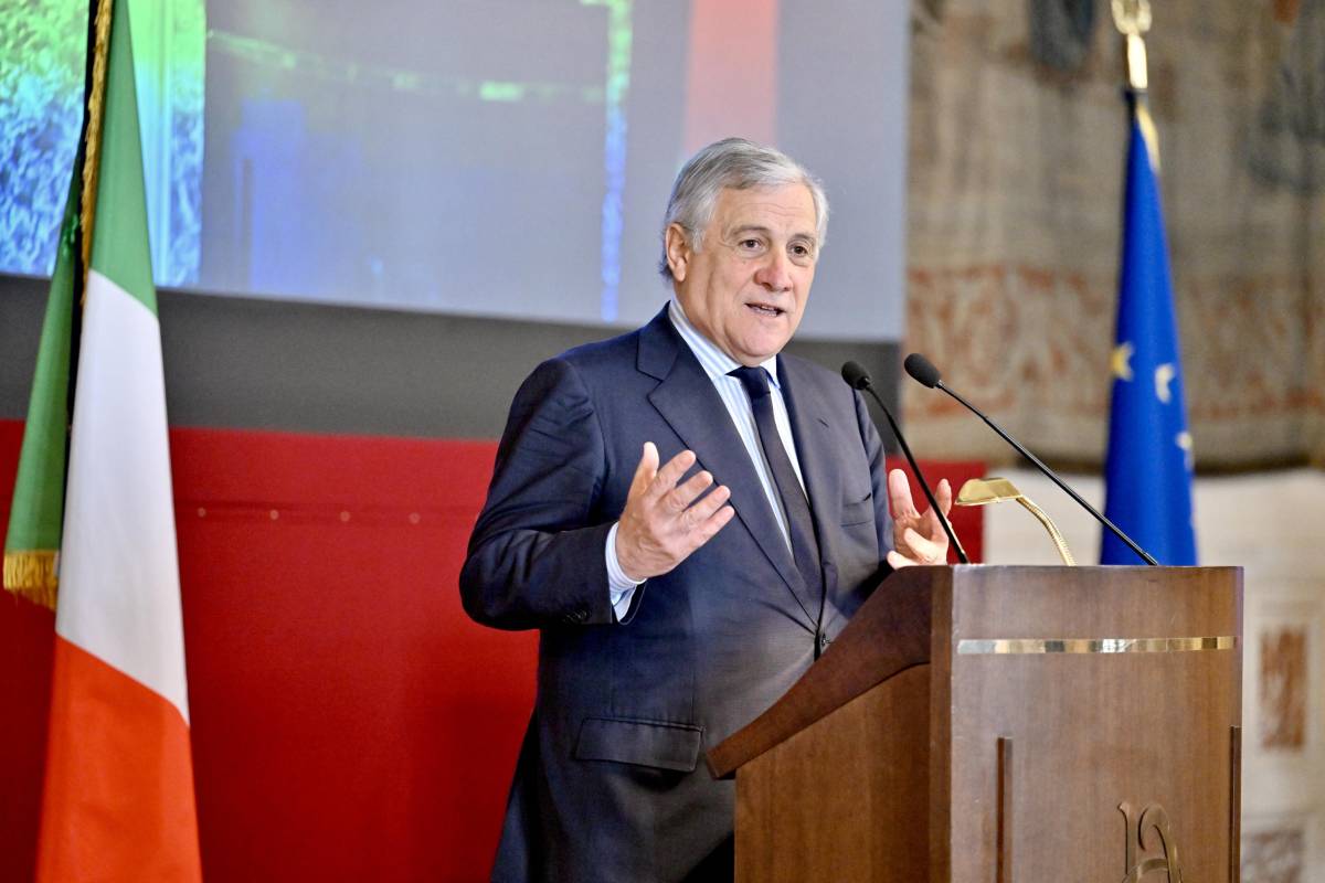 Tajani: "Nessuna polemica con Salvini, ma mai alleati di Afd e Le Pen"