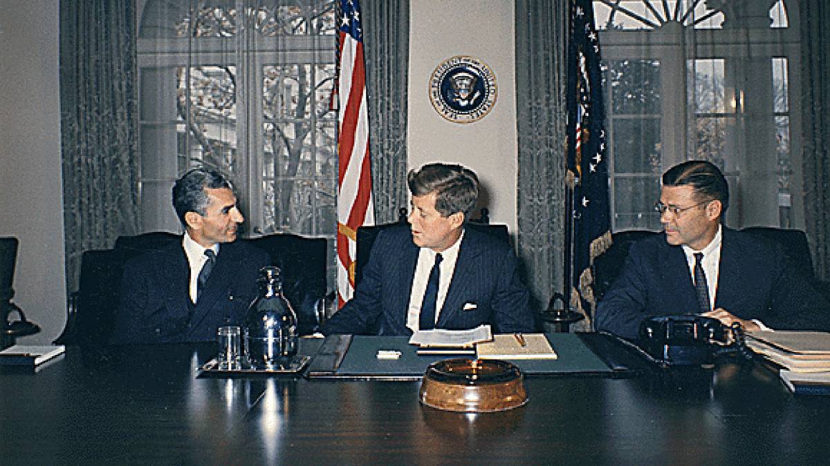 La mafia, il Vietnam e la Cia: tutti i lati oscuri della presidenza Kennedy