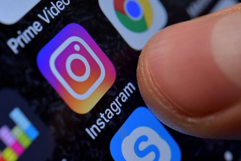 L'inchiesta choc su Instagram: cosa fa vedere ai minorenni